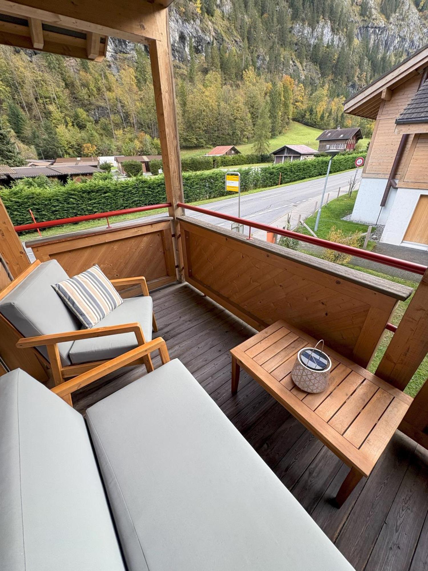 Family Frame Apartment Lauterbrunnen Ngoại thất bức ảnh