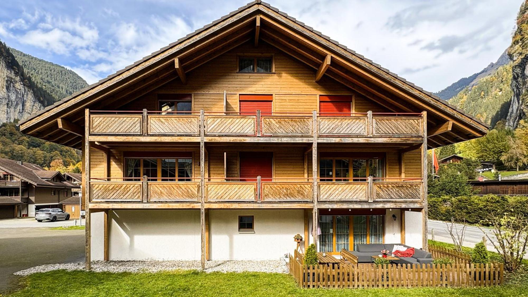 Family Frame Apartment Lauterbrunnen Ngoại thất bức ảnh