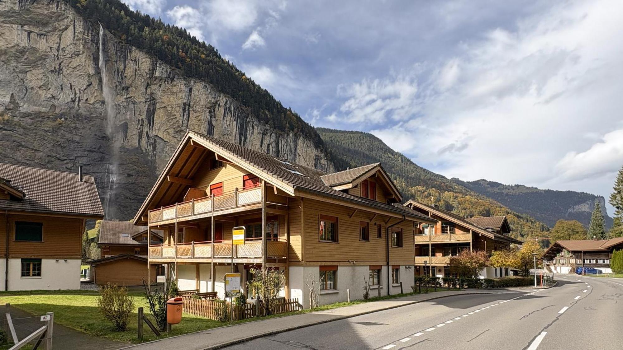 Family Frame Apartment Lauterbrunnen Ngoại thất bức ảnh
